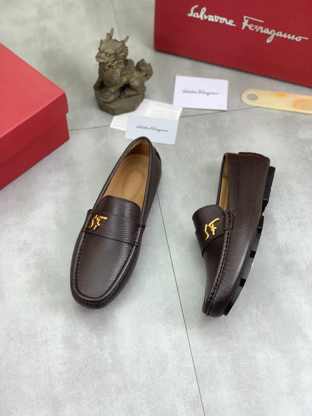 Men's Men's Shoes 💰P380💰【New Style】Water-dyed Pigli 🆘【Salvatore Ferragamo】Men's latest casual beanie shoes! Available at counters simultaneously! The fabric is made of specially imported original calfskin, and the interior is made of imported water-dyed pigskin. It is absolutely luxurious and leads the fashion trend. Matching code: 38-45 3️⃣colors available